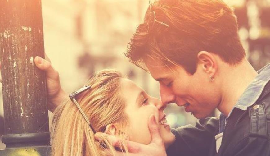 女生第一次接吻有什么要注意的细节，接吻的10种方式女生要知道