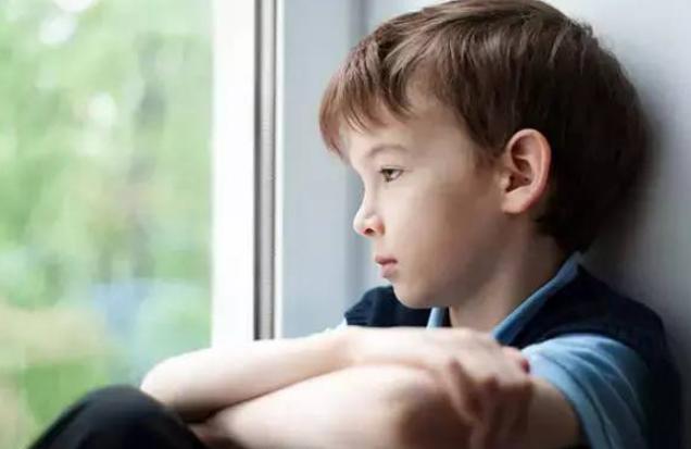 孩子缺爱的六大征兆，孩子缺爱怎么补救