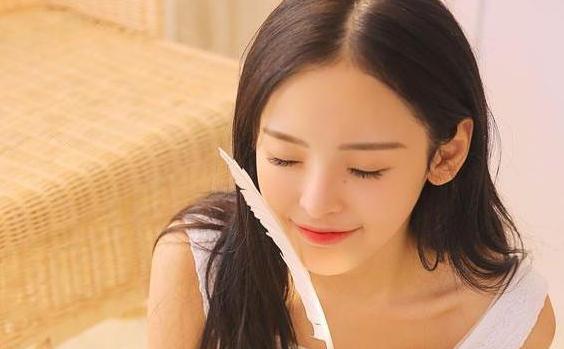 最爱窝边草的星座女，喜欢吃窝边草的星座女排行榜