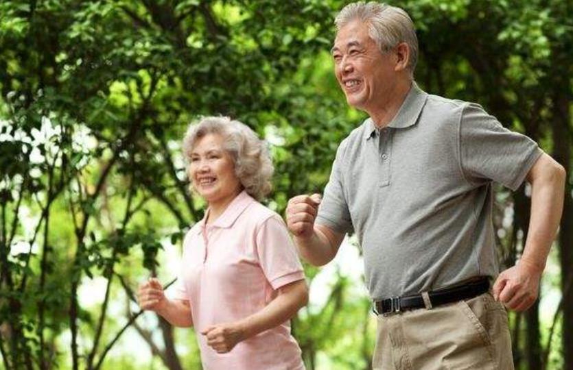 最好的晚年生活方式，人到晚年最舒服的四种老人