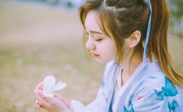 分手后女人多久进入怀念期，分手后男人回头定律