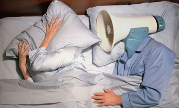打呼噜影响夫妻感情吗，老公打呼噜该不该分床睡
