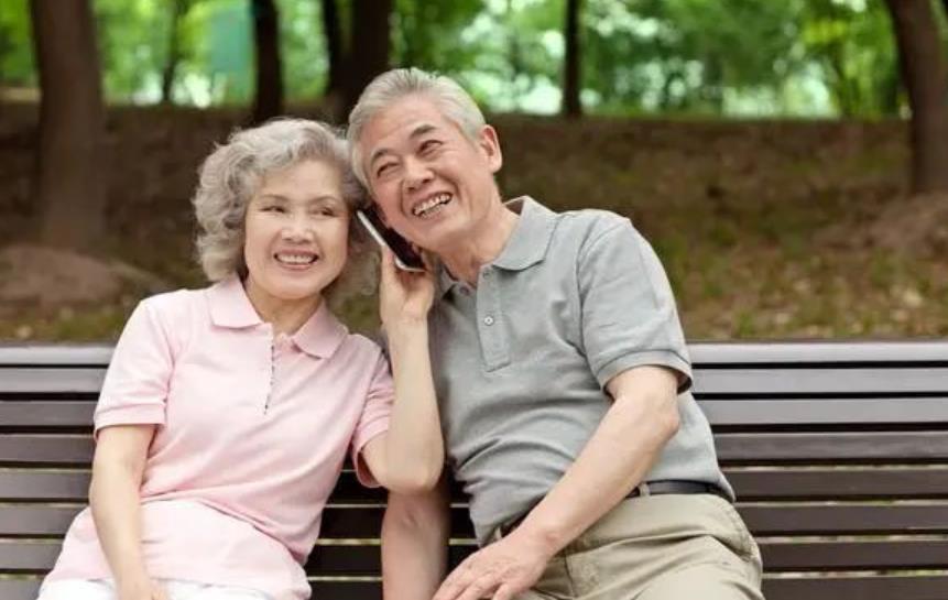 65岁女性还需要老伴吗，70多岁女人爱做的三件事