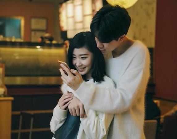 特别在乎你的人的表现，男人太在乎一个女人四个表现