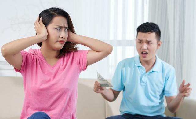 被绿离异男子再婚啥心态，男人知道自己被绿后的表现