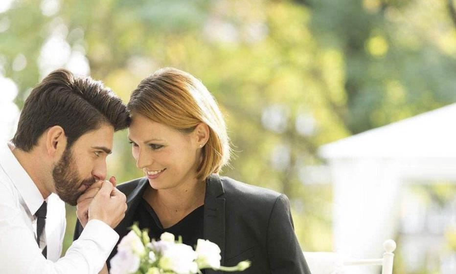 男人会随便娶一个他不爱的女人吗