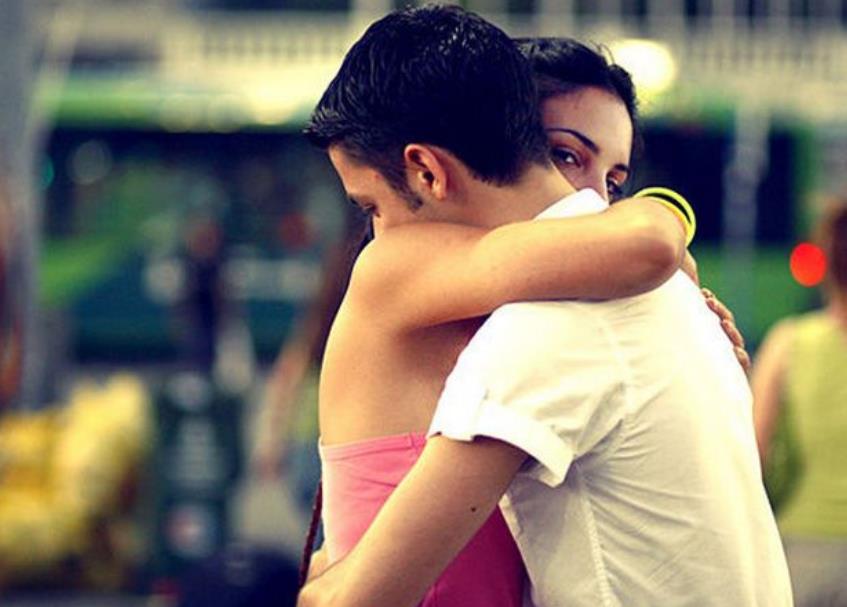 遇到真爱的肢体动作，异性哪些肢体动作才是真爱