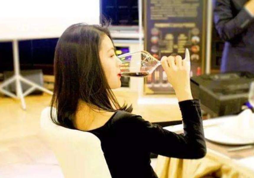 女人睡前喝红酒的好处，红酒怎么喝才好喝