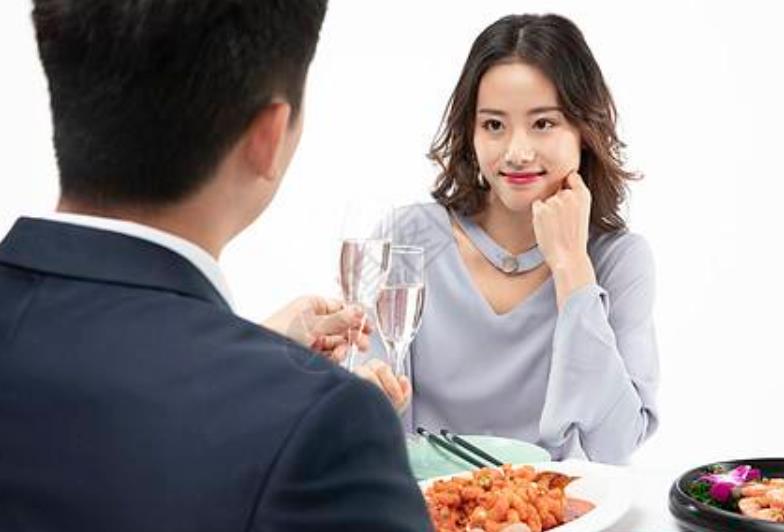 初次约会如何看出一个人的品行,约会时让男生心动的技巧