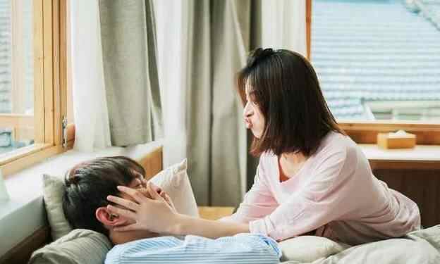 男生说我们试着交往一下怎么回复，交往多久可以有亲密接触