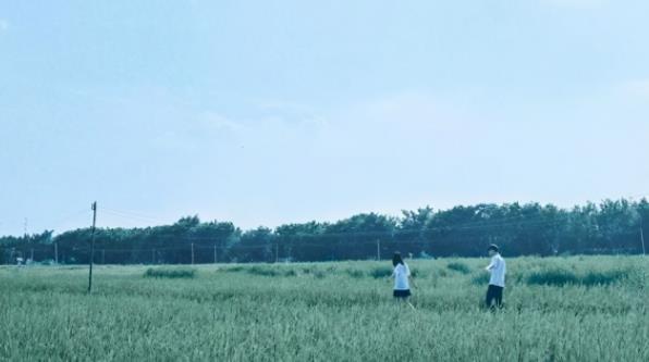 男女朋友在一起害羞的表现,为什么女生在一起久了会害羞