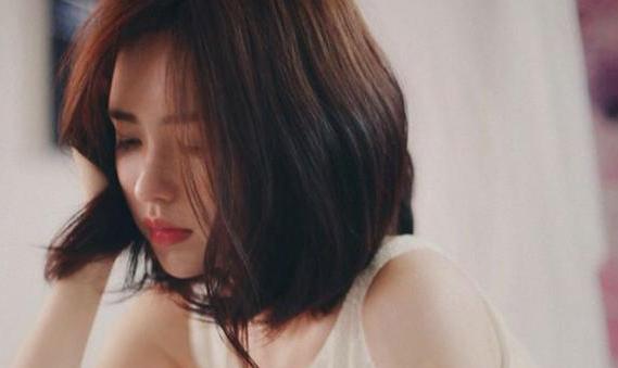 异性夜晚约会合适吗，接吻时男人最坏的三件事