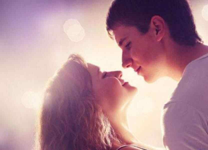 夫妻久别重逢最能暴露爱情深浅吗,男生接吻时抱紧对方是什么心理