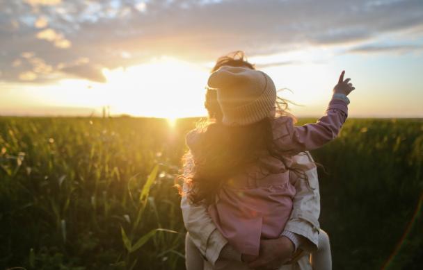 夫妻离婚怎么减少对孩子的伤害，孩子几岁离婚伤害最低