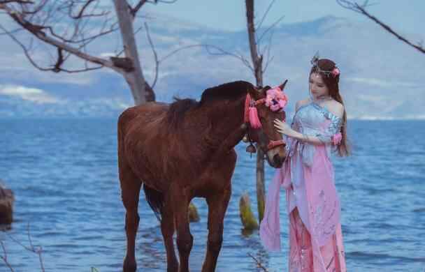 获得女生好感的小举动，一个女人让你越过红线的表现