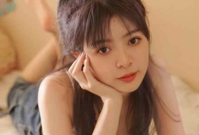 女生答应你追她的表现，女人说反话故意气你是爱你吗