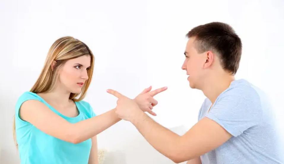 追一个女人忌讳这四点，追一个女人最忌讳哪四个地方