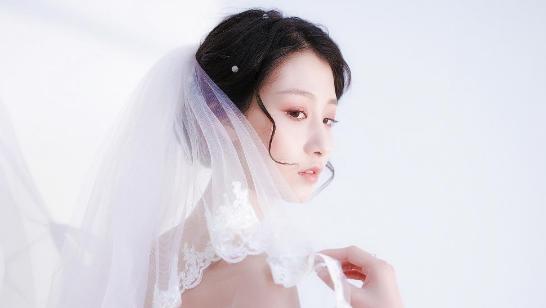 男人不想放手的5大表现，成熟男人很容易放下一段感情吗