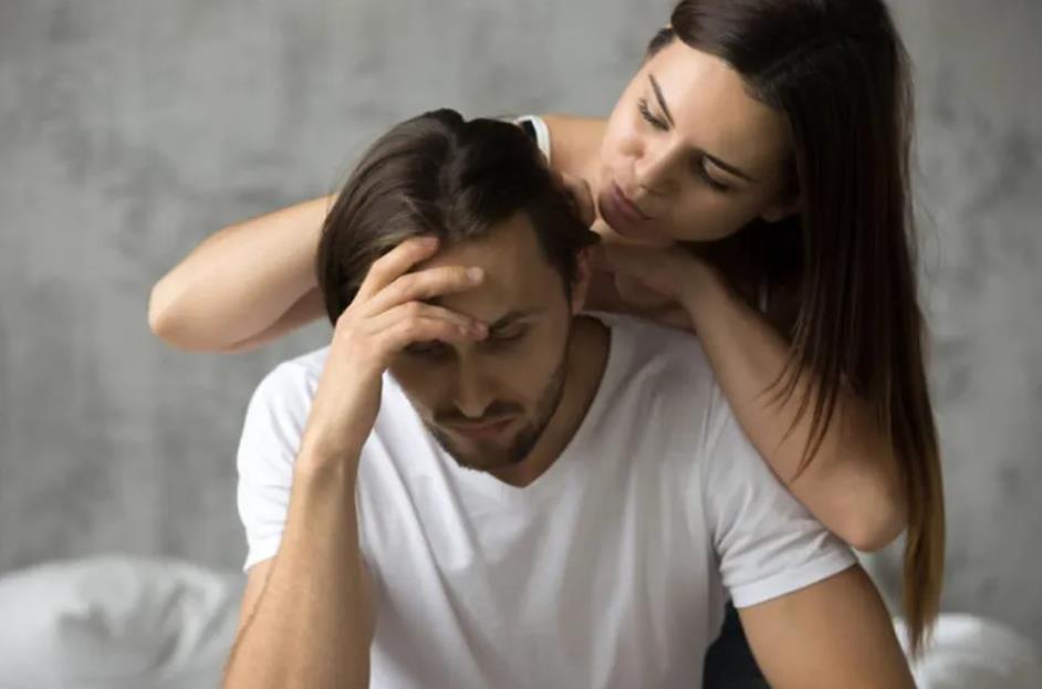 女人开始对你有想法的表现，女人喜欢一个男人的表现和举动