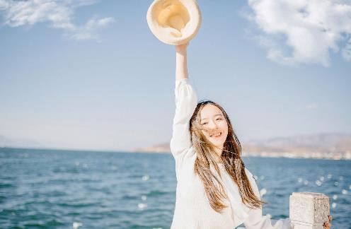 女人真正幸福的样子是怎样的，幸福的女人会越来越有魅力吗