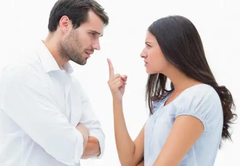 男人忌惮一个女人是为什么，女人为什么害怕男人纠缠