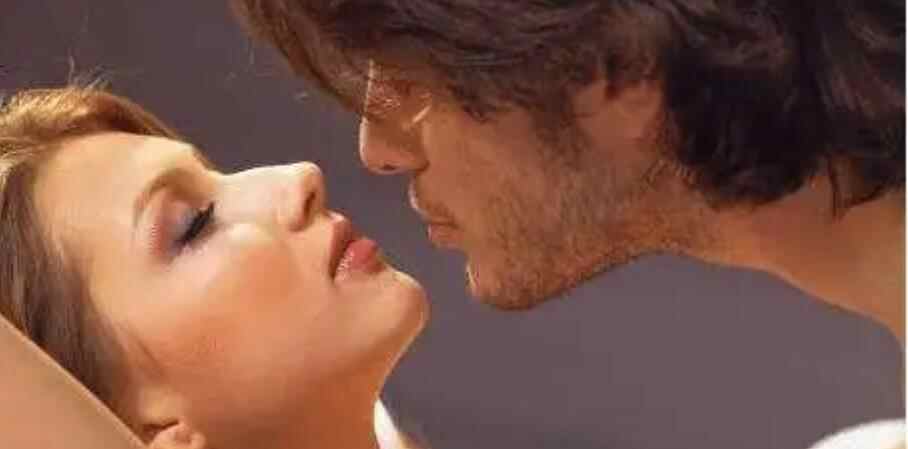 接吻时男生的真实想法,男生接吻时深呼吸说明什么