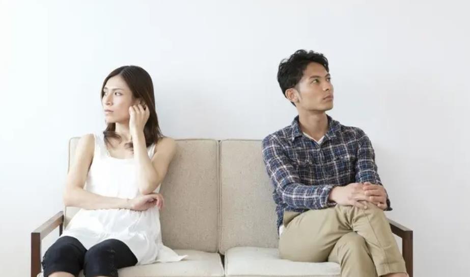 什么样的男人会喜欢有个性的女人，女人为什么喜欢被男人搂着