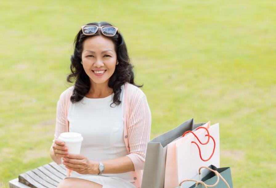 女人退休最忌讳的三个坎，女人退休后如何安排自己的生活