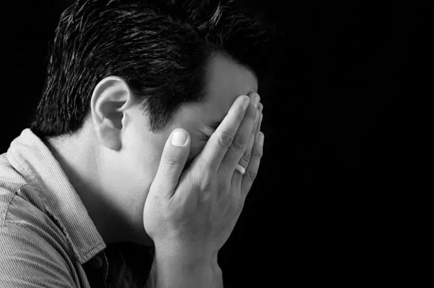 男人哭了说明什么心情，男人在女人面前哭了说明什么