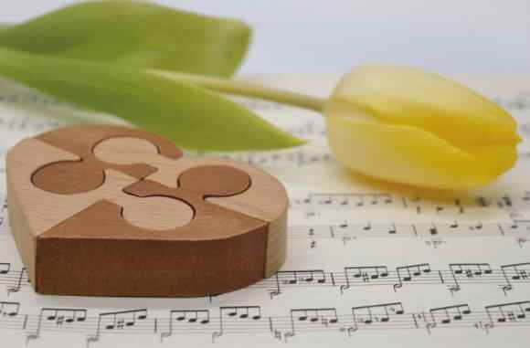 人和人相处靠的是相互吸引吗,为什么两个人的荷尔蒙互相吸引