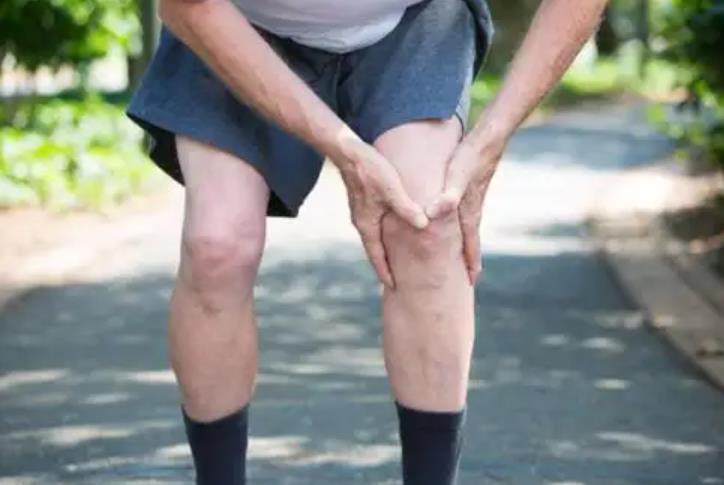 膝关节健身六大误区，膝关节退化适合健身么