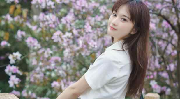 女人表达爱意肢体语言，女性十三种肢体语言