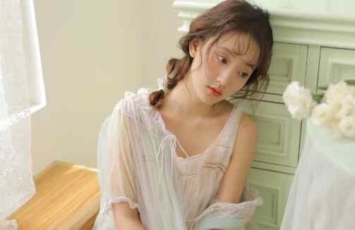 女孩问你喜欢谁怎么回，喜欢的女生问你喜欢谁怎么回答