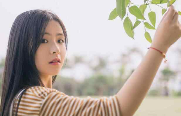 男人看女人的眼神分析,怎么解读男人看女人的眼神