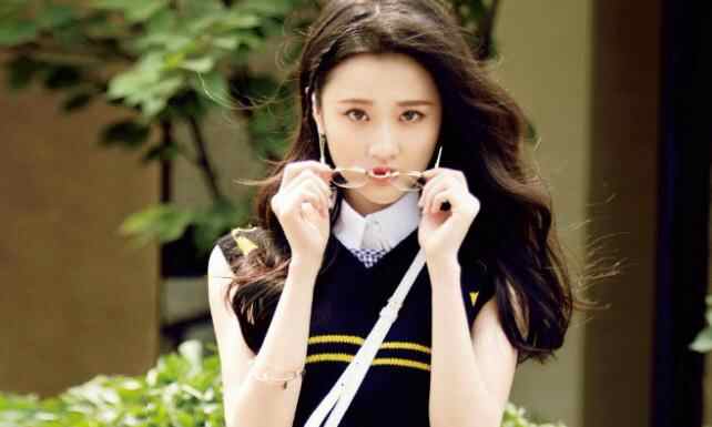 男人看女人的眼神分析,怎么解读男人看女人的眼神