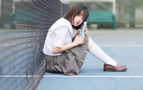 男人为什么怕女人粘人，为什么有的女人很粘男人