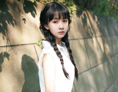 男人喜欢心软的女人吗，女人看男人第一眼先看什么部位