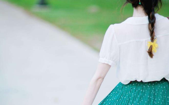 女生喜欢互补还是相似,如何分辨女生是喜欢你还是玩玩