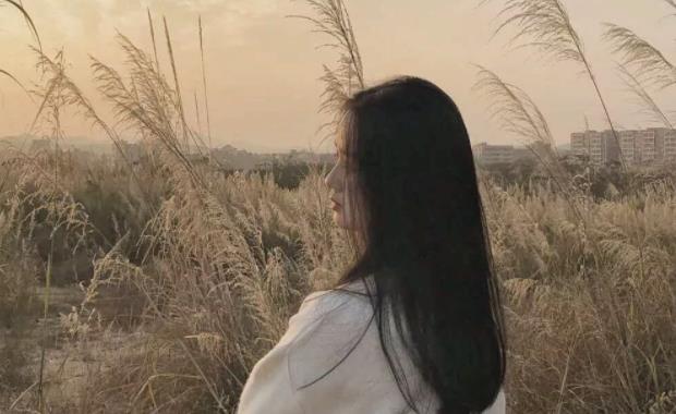 女生喜欢互补还是相似,如何分辨女生是喜欢你还是玩玩