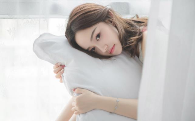 女生喜欢互补还是相似,如何分辨女生是喜欢你还是玩玩