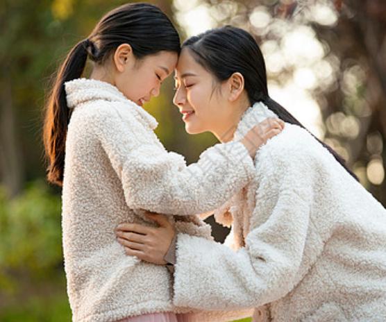 和儿女相处最佳距离，母女怎么相处才是最好