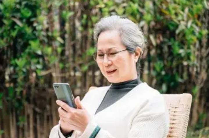 退休后带孙子的利弊，女的退休后干什么好