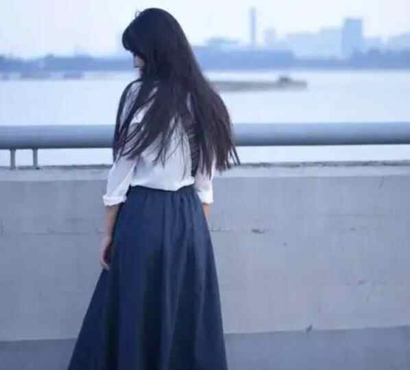 女生陪你聊天到深夜是什么情况,女孩每天找你聊天什么意思