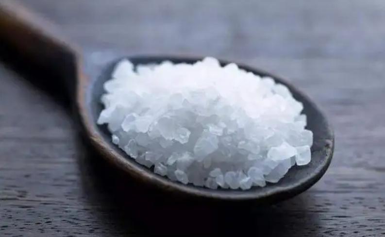 长期吃低钠盐好不好，低钠盐的好处与坏处