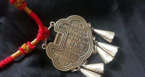 孩子满月姥姥准备什么，男孩最晚多大与母亲分床睡