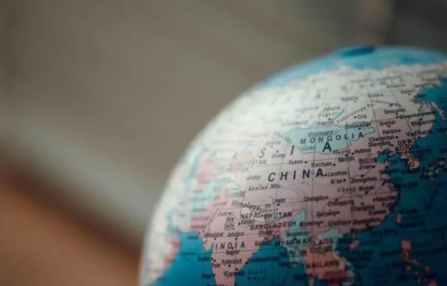 为什么要隐藏好自己不要轻易亮底牌，为什么人对自己的亲人也不能暴露自己的底牌