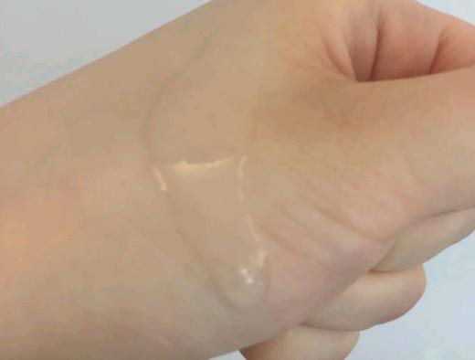 混油皮怎么护肤不油腻，混油皮可以用精华液吗