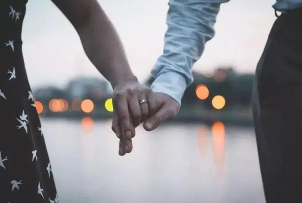 怎么从一段失败的婚姻中走出来，婚姻失败过还可以开启新的恋情吗