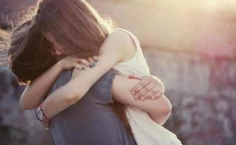 男生抱女生最喜欢的六种抱法，女生最喜欢的五种抱抱方式