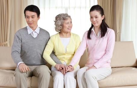 儿女不希望老人找老伴怎么劝好，老人找老伴子女们怎么相处
